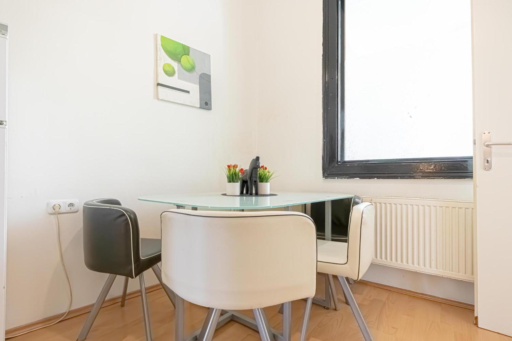 Sweet 3Br Shared Apt Near Wiener Stadthalle & Central Buitenkant foto